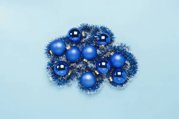 Juguetes Azules Del Árbol Navidad Bolas Sobre Fondo Azul Concepto — Foto de Stock