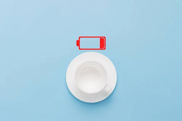 Empty White Cup Discharged Battery Blue Background Concept Recharge Time — Stock Photo, Image
