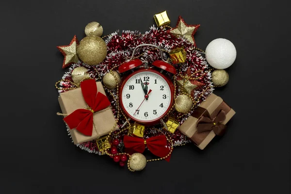 Christmas Decorations Gift Boxes Red Alarm Clock Black Background Concept — Stock Photo, Image