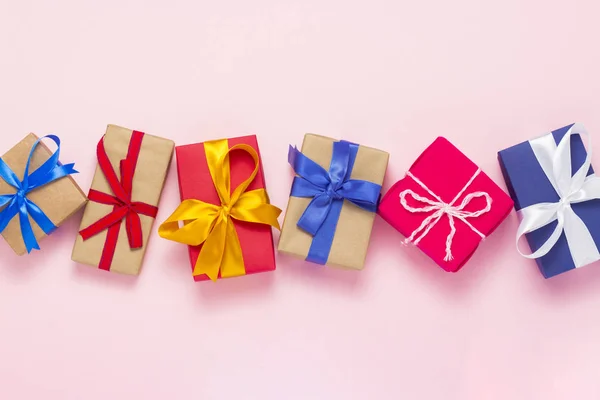 Beaucoup Boîtes Cadeaux Sur Fond Rose Concept Vacances Nouvel Noël — Photo
