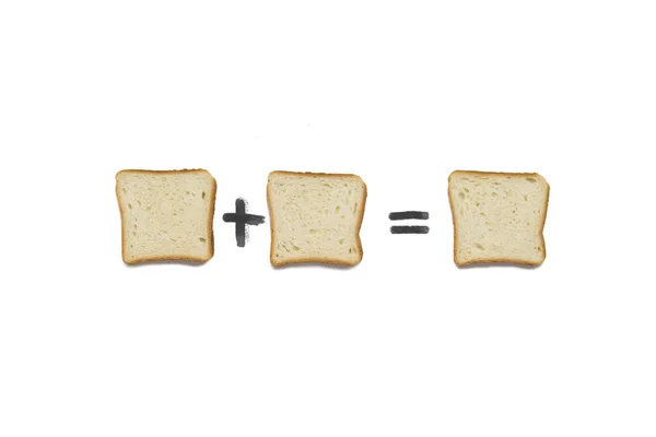 Una rebanada de pan tostado más una rebanada de pan tostado es una rebanada de pan tostado. Sobre un fondo blanco . — Foto de Stock