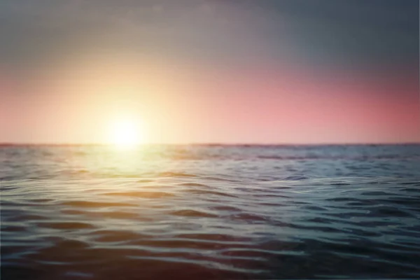 Mare al tramonto e all'alba. Paesaggio marino. Concentrazione ristretta — Foto Stock