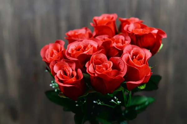Buquê de rosas vermelhas para o casamento na festa do dia de santo Valentin — Fotografia de Stock