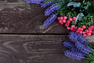 gül ve lavanta ile sınır afiş