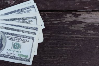 faturaları yüz dolar kağıt para 