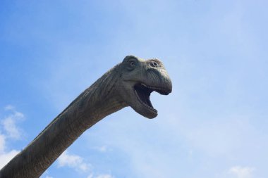 Balina açık havada dinozorların tarihsel heykeller 