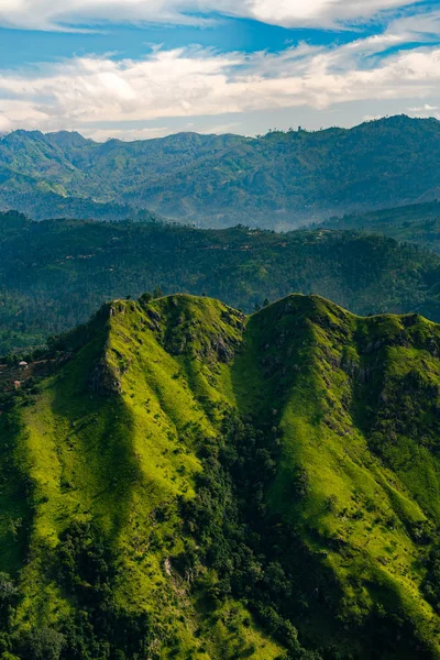 Sri lanka montanha ella rocha pequeno pico adam — Fotografia de Stock