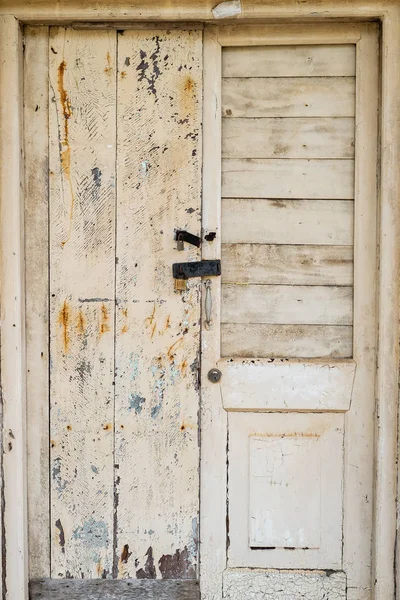 Staré dveře v bílé barvě Srí Lanka — Stock fotografie