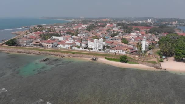 Galle Fort, Шрі-Ланка. Панорамний вид зверху, lightower і мечеті море фортеця в на південь від Шрі-Ланки Галле форту Галле в. — стокове відео