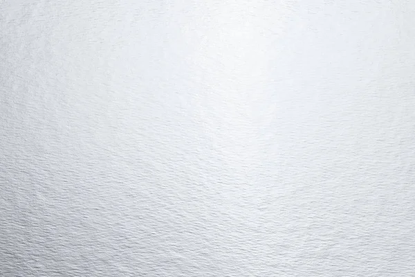 Flat lay primo piano argento lucido cartone foglio luminoso. Moderno astratto metallico trendy texture sfondo — Foto Stock