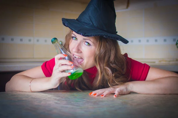 Čarodějnice Láhev Zeleného Kouzelnické Lektvaru Halloweenské Téma — Stock fotografie