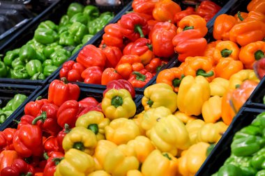 Renkli biber kutusunda vardır