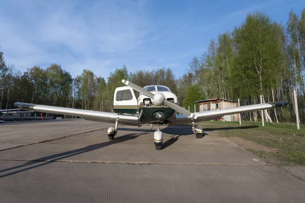 Russia Petersburg Kronstadt 2018 Single Engine Small Plane Runway Front — Stock Photo, Image