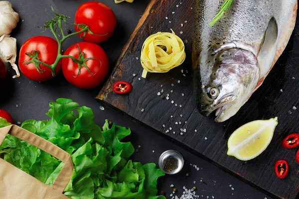 Fish Ingredients Healthy Food Diet Cooking Concept Whole Raw Fish — Stock Photo, Image
