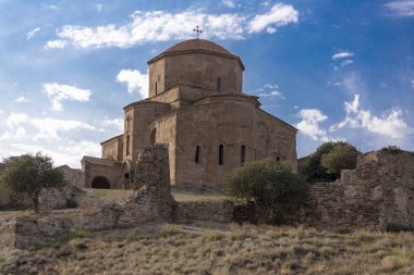 Jvari-Gürcü manastırı ve tapınağı 