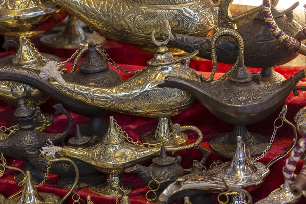 Eski stil yağ lambası. Aladdin's lamp