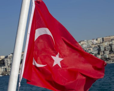Rüzgara karşı deniz Türk ulusal bayrak