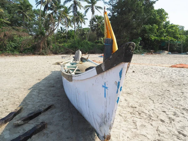 Vue Face Vieux Bateau Pêche Bois Battu Debout Sur Une — Photo