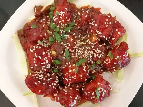 Fried Juicy Chicken Pieces Marinated Honey Soy Sauce Spices Sprinkled — Stock Photo, Image