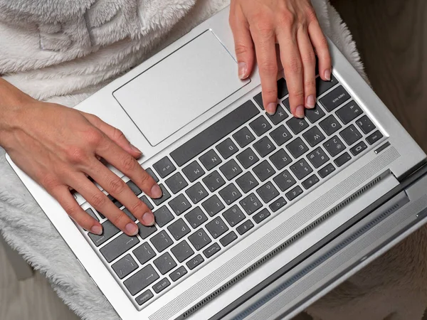 Girl Holding Silver Laptop Her Lap Concept Working Remote Access — Stock Photo, Image