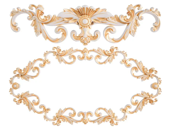 Wit ornament met gouden patina op een witte achtergrond. Geïsoleerd — Stockfoto