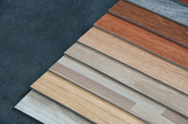 木の材料 材料製造 インテリアデザイン素材 木材のサンプル ラミネート 初心者 ビニール 木の質感のパターン クルミ オーク — ストック写真