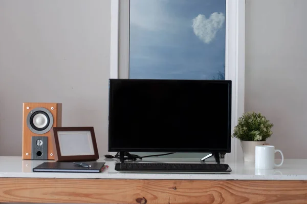 Trabajar Desde Casa Mesa Trabajo Con Taza Café Cielo Azul — Foto de Stock