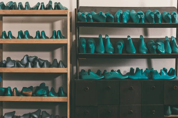 Plastic Footwear Workpieces Shelves Cobbler Shop — Stock Photo, Image