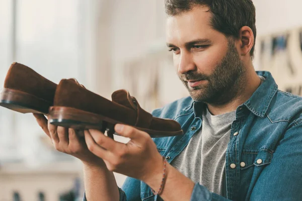 Bearded Middle Aged Shoemaker Holding Pair Leather Shoes — Stock Photo, Image