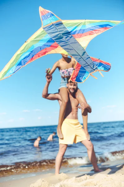 Selective Focus Multiracial Couple Colorful Kite Spending Time Sandy Beach — Stock Photo, Image