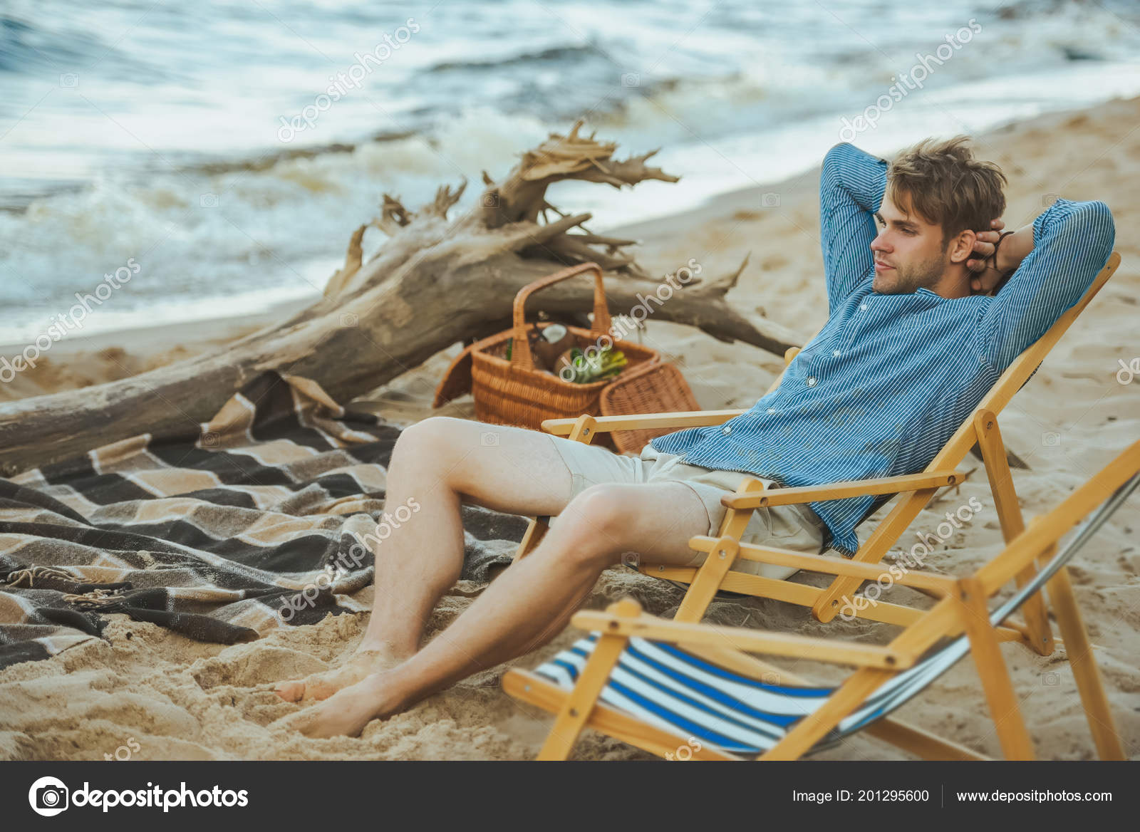 Sitting in online beach chair