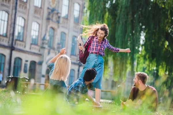 Multiracial Students Resting Park University Background — Stock Photo, Image