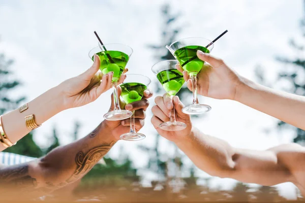 Cropped Image Friends Clinking Glasses Cocktails — Stock Photo, Image