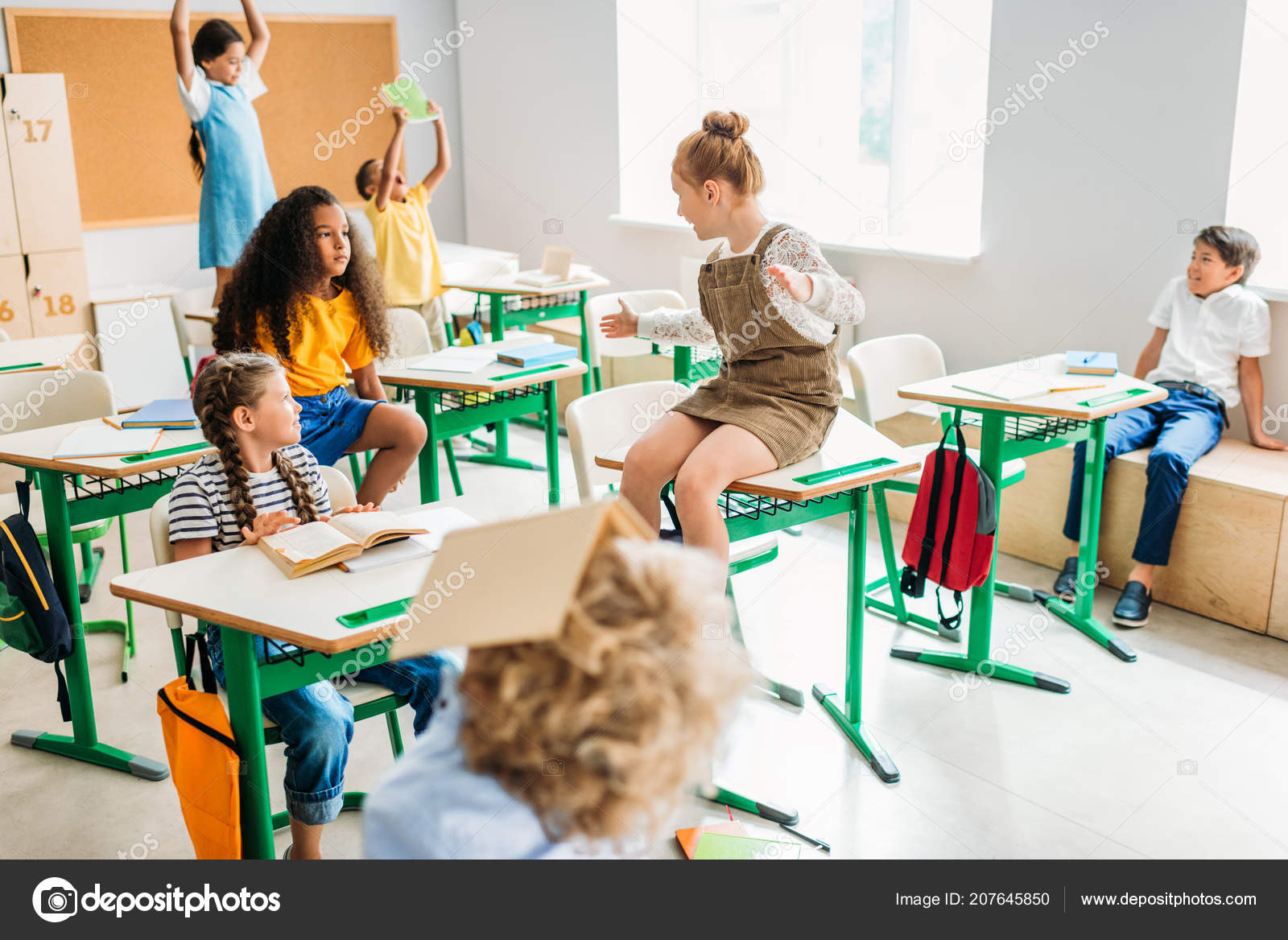 ᐈ Compagni Di Classe Foto Di Stock Immagini Compagni Di Scuola Scarica Su Depositphotos