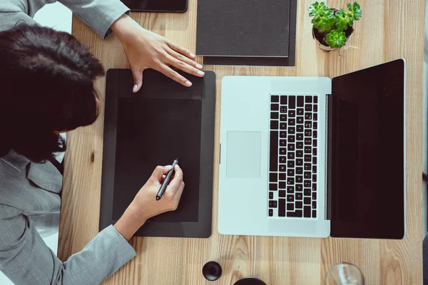 Overhead View Young Designer Drawing Graphics Tablet Workplace — Stock Photo, Image