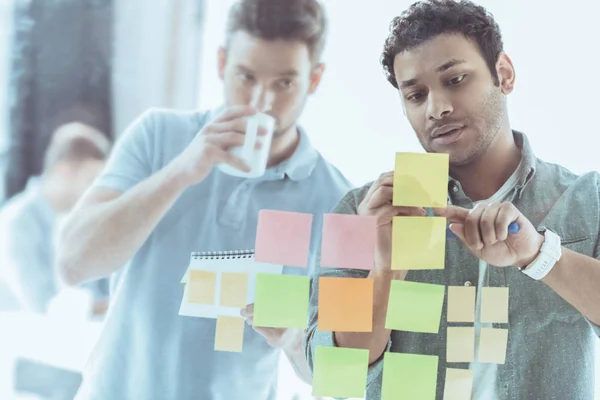 Jungunternehmer Arbeiten Neuem Projekt Büro Teamwork Konzept Für Unternehmen — Stockfoto