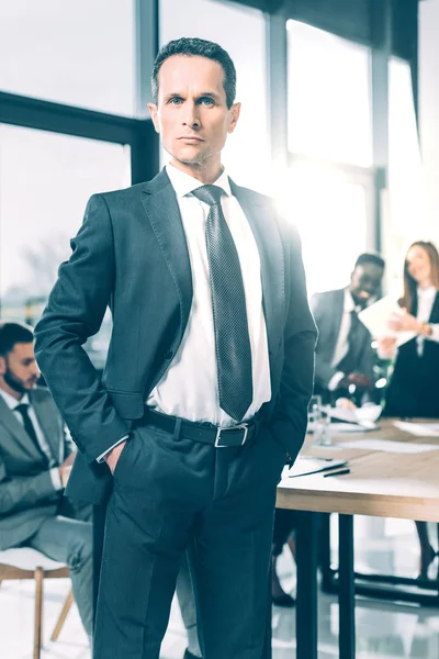 Handsome Businessman Suit Hands Pockets — Free Stock Photo