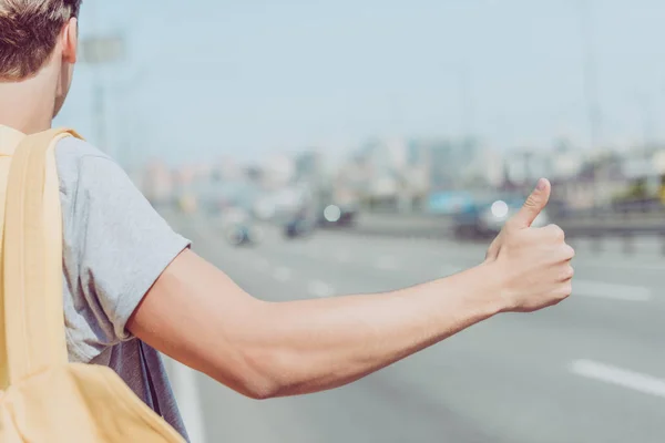 Partial View Man Hitchhiking Road — Stock Photo, Image