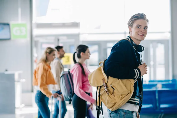 Handsome Young Man Backpack Smiling Camera While Traveling Friends — Stock Photo, Image