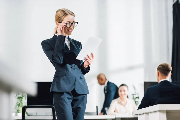 Smiling Young Businesswoman Eyeglasses Using Digital Tablet Open Space Office — Stock Photo, Image