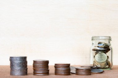 Sikke ve paralar antika arka plan bulanık - para kavramı, Tay sikke tasarruf dizi dört pole cam.