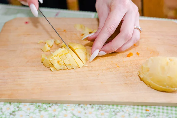 Woman Cuts Vegetables Salad Cuts Potatoes Beet Carrots — Stock Photo, Image