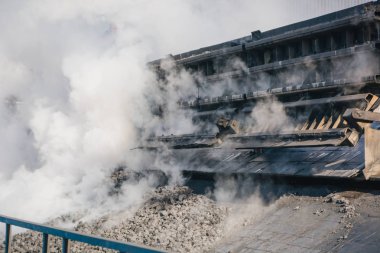 Kokain üretimi. Kola sönmüş sudur. Çelik işleri. NLMK.