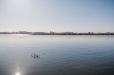 Rus şehirde küçük bir göl