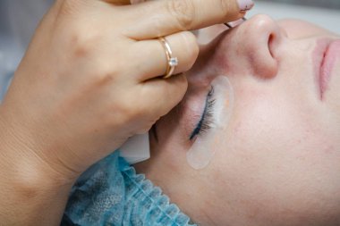 Kirpik uzatma içinde güzellik salonu. Suni kirpikler. Kirpik Bakımı Güzellik Salonu.