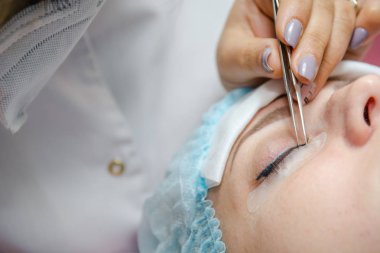 Kirpik uzatma içinde güzellik salonu. Suni kirpikler. Kirpik Bakımı Güzellik Salonu.