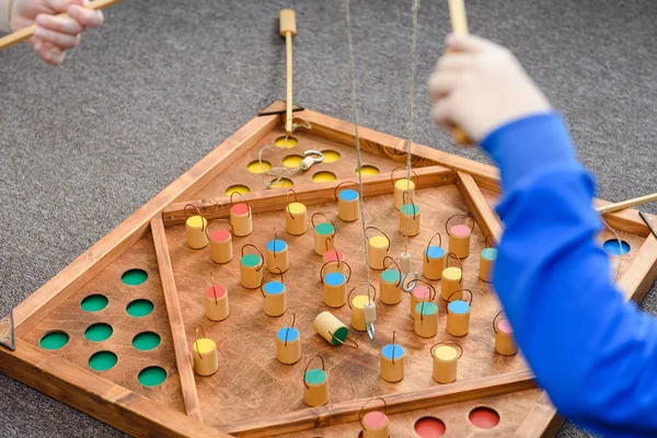 Juegos Para Niños Con Formas Colores Coger Una Figura Madera — Foto de Stock