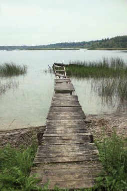 Eski yaya gölde kırık