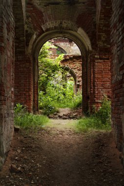 Kemer tuğla ev yok edildi.