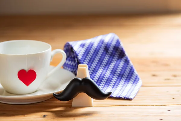 Conceito Feliz Dia Dos Pais Gravata Roxa Bigode Xícara Café — Fotografia de Stock